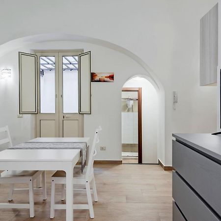 Trinita' 57 Apartments By Wonderful Italy Катания Экстерьер фото
